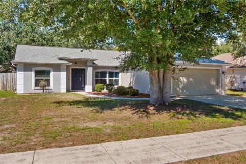 House in Minneola, Florida 3 bedrooms, 150.59 sq.m. № 2419606 - photo 28