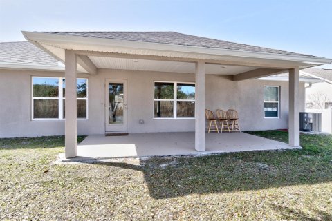 House in Sebastian, Florida 4 bedrooms, 196.02 sq.m. № 2185177 - photo 24
