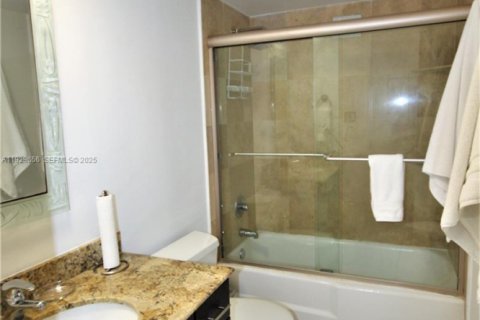 Condo in Miami Beach, Florida, 1 bedroom  № 1988567 - photo 12