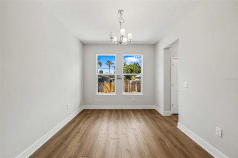 Touwnhouse à vendre à Tampa, Floride: 3 chambres, 150.5 m2 № 2152396 - photo 8