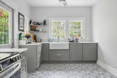 Casa en venta en Miami, Florida, 3 dormitorios, 136.75 m2 № 2006300 - foto 19
