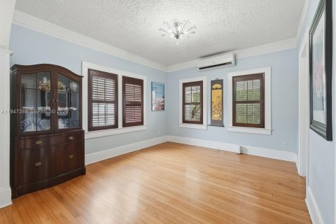 Casa en venta en Miami, Florida, 3 dormitorios, 136.75 m2 № 2006300 - foto 16