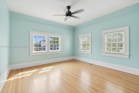 Casa en venta en Miami, Florida, 3 dormitorios, 136.75 m2 № 2006300 - foto 28