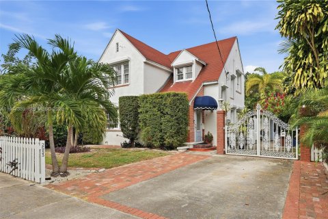 Casa en Miami, Florida 3 dormitorios, 136.75 m2 № 2006300