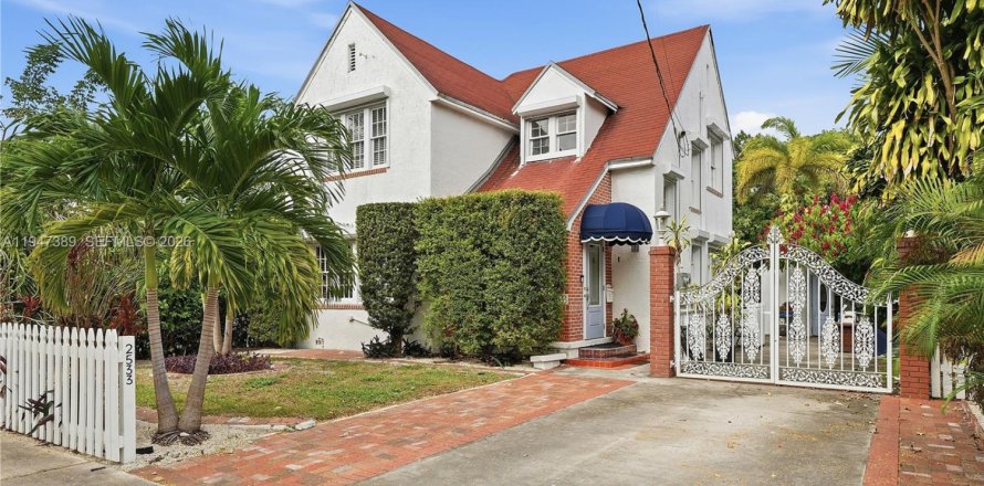 Casa en Miami, Florida 3 dormitorios, 136.75 m2 № 2006300