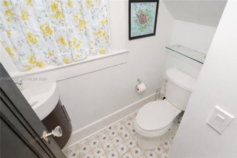 Casa en venta en Miami, Florida, 3 dormitorios, 136.75 m2 № 2006300 - foto 10