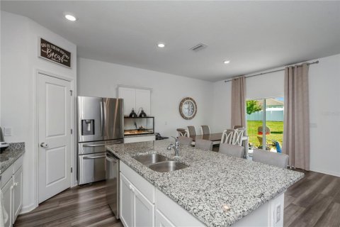 Villa ou maison à vendre à Zephyrhills, Floride: 4 chambres, 209.96 m2 № 2149392 - photo 9