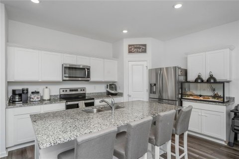 Villa ou maison à vendre à Zephyrhills, Floride: 4 chambres, 209.96 m2 № 2149392 - photo 5