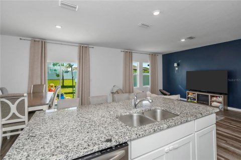 Villa ou maison à vendre à Zephyrhills, Floride: 4 chambres, 209.96 m2 № 2149392 - photo 10