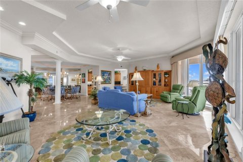 Condominio en venta en Redington Beach, Florida, 3 dormitorios, 366.5 m2 № 2322699 - foto 9