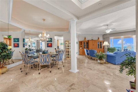 Condominio en venta en Redington Beach, Florida, 3 dormitorios, 366.5 m2 № 2322699 - foto 5