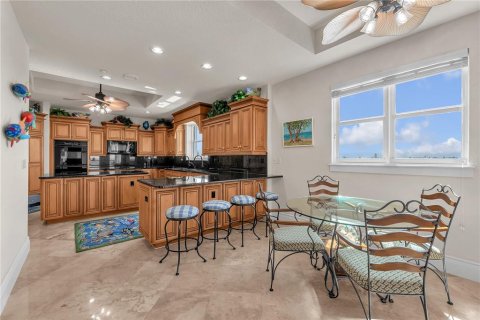 Condominio en venta en Redington Beach, Florida, 3 dormitorios, 366.5 m2 № 2322699 - foto 16