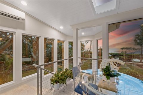 House in Boca Grande, Florida 3 bedrooms, 331.48 sq.m. № 1552926 - photo 12