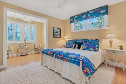 House in Boca Grande, Florida 3 bedrooms, 331.48 sq.m. № 1552926 - photo 18
