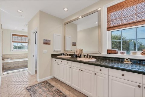 House in Boca Grande, Florida 3 bedrooms, 331.48 sq.m. № 1552926 - photo 24