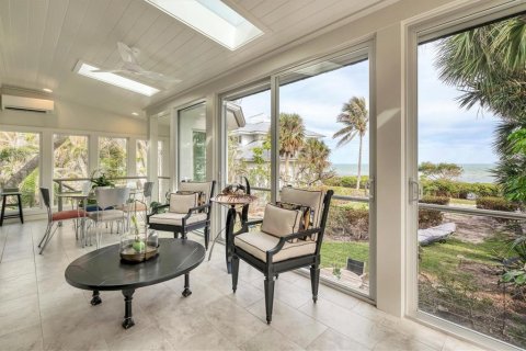 House in Boca Grande, Florida 3 bedrooms, 331.48 sq.m. № 1552926 - photo 10