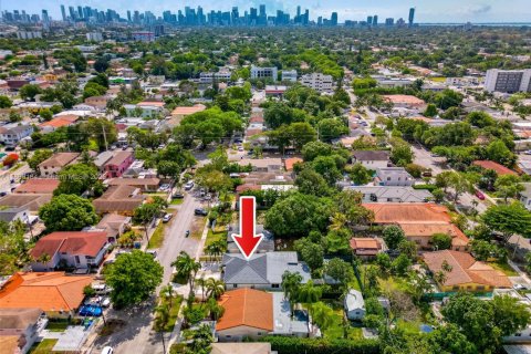 Villa ou maison à vendre à Miami, Floride: 4 chambres, 185.06 m2 № 1947553 - photo 3
