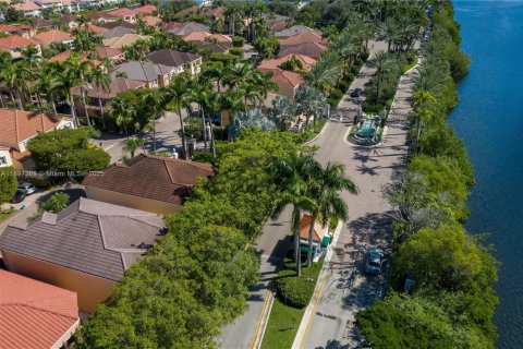 House in Aventura, Florida 3 bedrooms, 254.55 sq.m. № 1951402 - photo 11