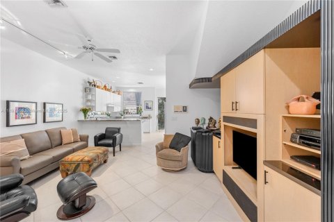 House in Aventura, Florida 3 bedrooms, 254.55 sq.m. № 1951402 - photo 30