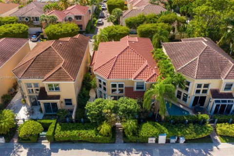 House in Aventura, Florida 3 bedrooms, 254.55 sq.m. № 1951402 - photo 7