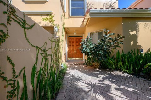 House in Aventura, Florida 3 bedrooms, 254.55 sq.m. № 1951402 - photo 20