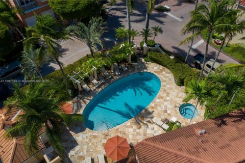 House in Aventura, Florida 3 bedrooms, 254.55 sq.m. № 1951402 - photo 10