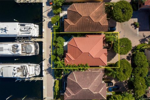 House in Aventura, Florida 3 bedrooms, 254.55 sq.m. № 1951402 - photo 16