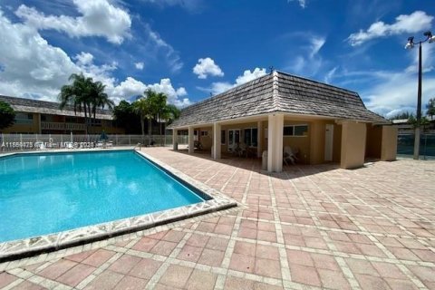 Copropriété à louer à Miami Lakes, Floride: 1 chambre, 65.03 m2 № 1890547 - photo 15