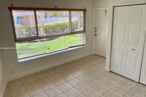 Copropriété à louer à Miami Lakes, Floride: 1 chambre, 65.03 m2 № 1890547 - photo 4