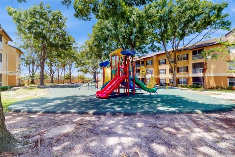 Купить кондоминиум в Орландо, Флорида 4 комнаты, 93.18м2, № 2111371 - фото 25