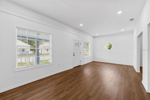 House in Plant City, Florida 5 bedrooms, 284.37 sq.m. № 1898575 - photo 9