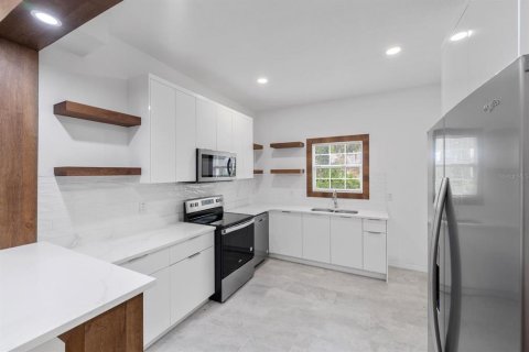 Villa ou maison à vendre à Plant City, Floride: 5 chambres, 284.37 m2 № 1898575 - photo 5