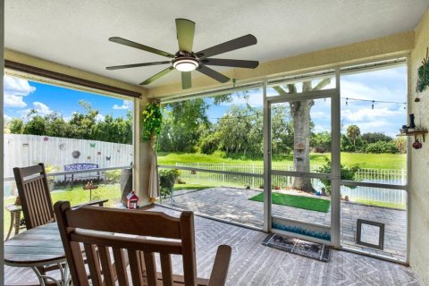 House in Palmetto, Florida 3 bedrooms, 155.24 sq.m. № 2350383 - photo 24