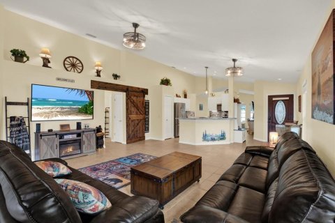 House in Palmetto, Florida 3 bedrooms, 155.24 sq.m. № 2350383 - photo 5
