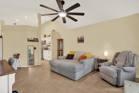 House in Palmetto, Florida 3 bedrooms, 155.24 sq.m. № 2350383 - photo 13