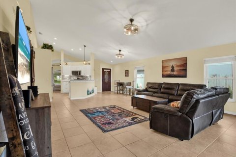 House in Palmetto, Florida 3 bedrooms, 155.24 sq.m. № 2350383 - photo 7