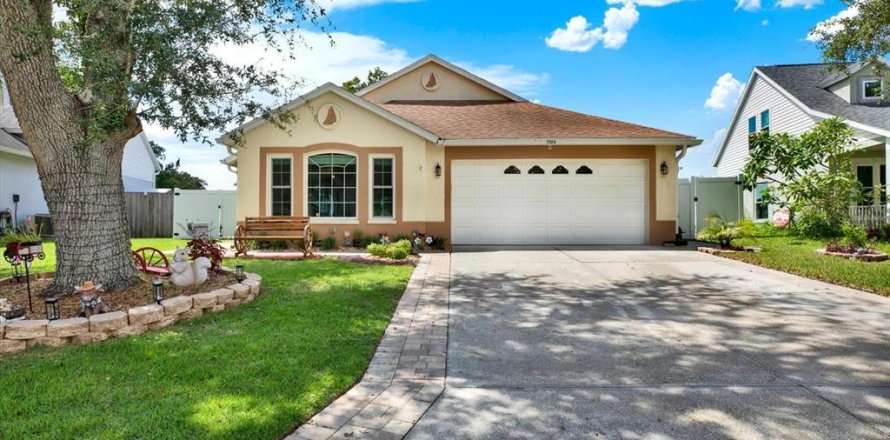 House in Palmetto, Florida 3 bedrooms, 155.24 sq.m. № 2350383