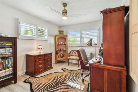 House in Saint Petersburg, Florida 3 bedrooms, 163.32 sq.m. № 1795874 - photo 29