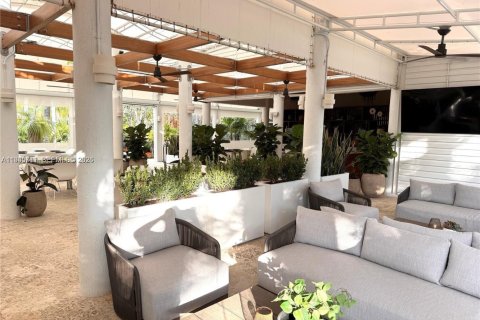 Condo in Miami Beach, Florida, 1 bedroom  № 2052826 - photo 26