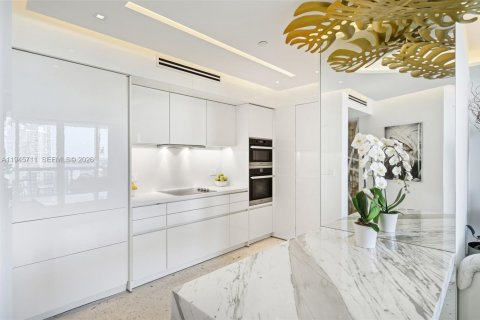 Condo in Miami Beach, Florida, 1 bedroom  № 2052826 - photo 9