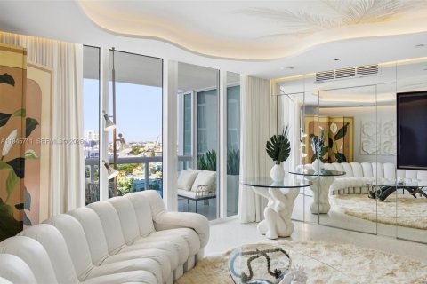 Condo in Miami Beach, Florida, 1 bedroom  № 2052826 - photo 2