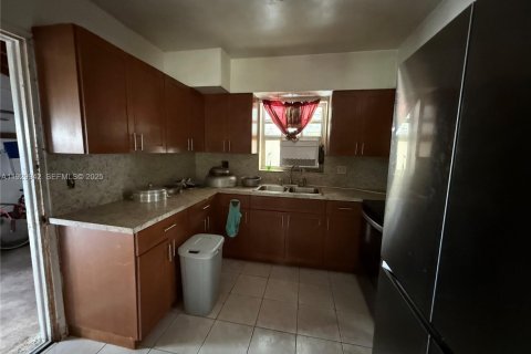 Купить виллу или дом в Майами, Флорида 4 спальни, 133.87м2, № 2034349 - фото 3