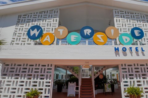 Hotel in Miami Beach, Florida № 1860628 - photo 1