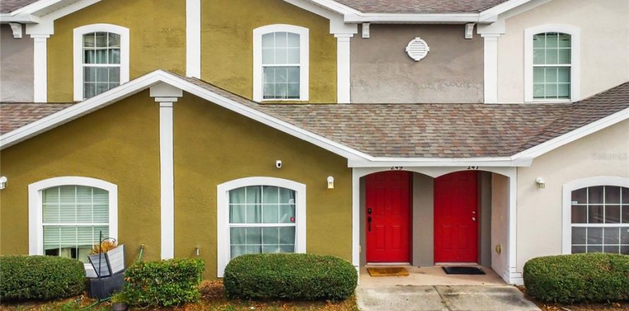 Adosado en Kissimmee, Florida 3 dormitorios, 108.88 m2 № 1902980