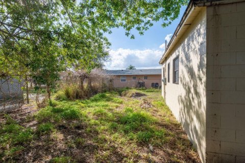 Villa ou maison à louer à St. Lucie, Floride: 2 chambres, 53.51 m2 № 2400839 - photo 21