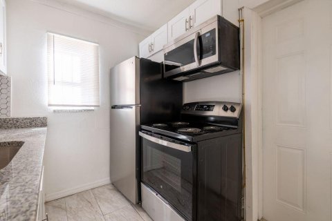 Villa ou maison à louer à St. Lucie, Floride: 2 chambres, 53.51 m2 № 2400839 - photo 4