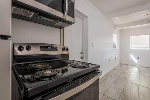 Villa ou maison à louer à St. Lucie, Floride: 2 chambres, 53.51 m2 № 2400839 - photo 5
