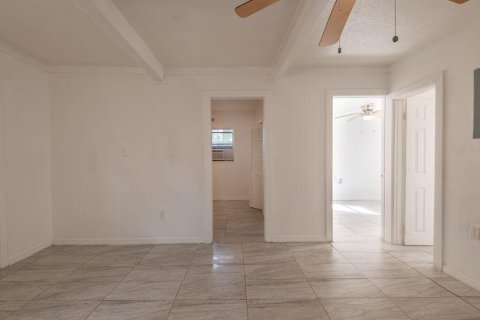 Villa ou maison à louer à St. Lucie, Floride: 2 chambres, 53.51 m2 № 2400839 - photo 9