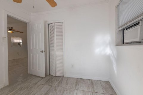 Villa ou maison à louer à St. Lucie, Floride: 2 chambres, 53.51 m2 № 2400839 - photo 13