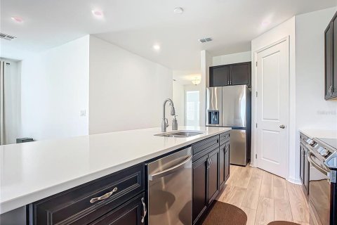 Casa en alquiler en Deltona, Florida, 4 dormitorios, 176.79 m2 № 2117250 - foto 7